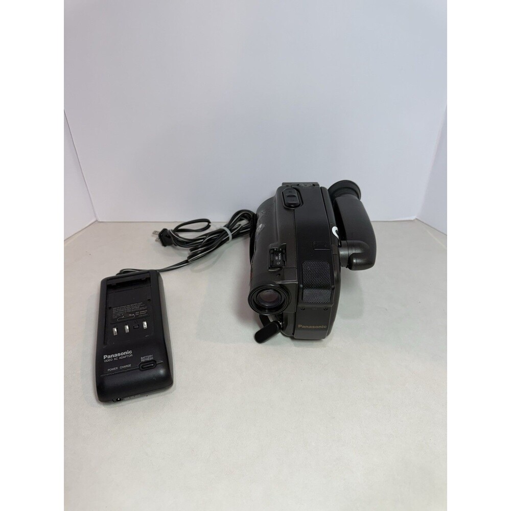 Vintage Panasonic AF-X8 / OmniMovie VHS Camcorder untested